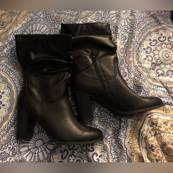 Style&Co Faux Leather Black Midi Slouch Heeled Boots Size 8.5 New - Picture 1 of 4